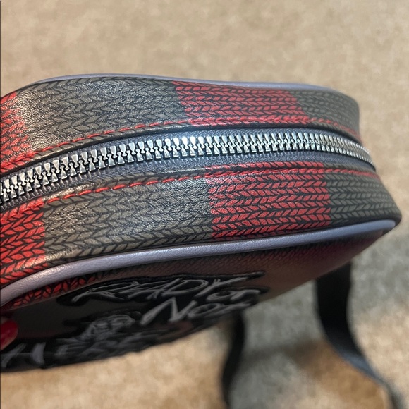 🎃 BUCKLE-DOWN Freddy Krueger Ready or Not Crossbody Bag. NWOT - Picture 7 of 10